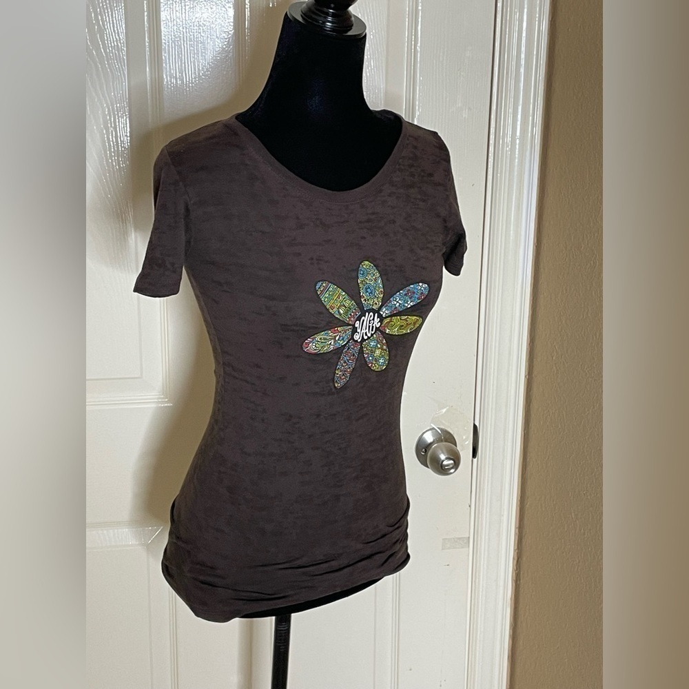 Vintage Women’s Yaga Patch Flower Tee Small - Picture 3 of 9
